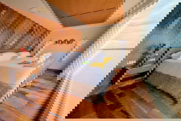 Delfin III Cabin Image