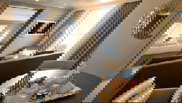 L'Austral Cabin Image