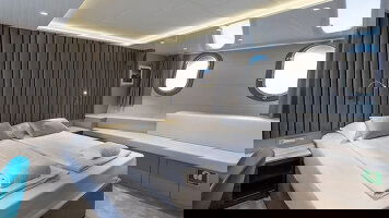 MV Lady Eleganza Oval Window Cabin (Double)