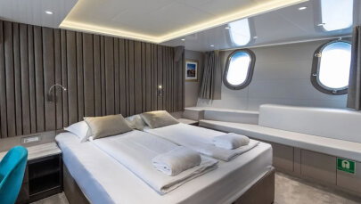 MV Lady Eleganza Oval Window Cabin (Double)