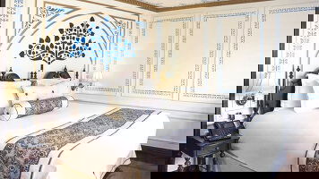 RV Ganges Voyager Signature Suite