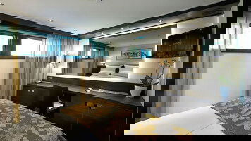 Avalon Expression Deluxe Stateroom