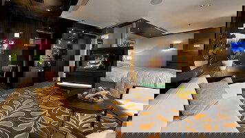 Avalon Expression Royal Suite