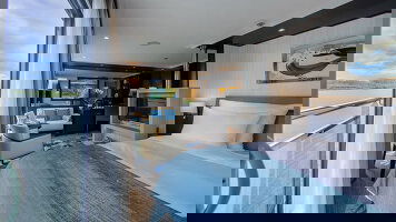 Avalon View Royal Suite