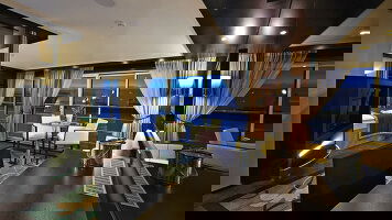 Avalon Panorama Royal Suite