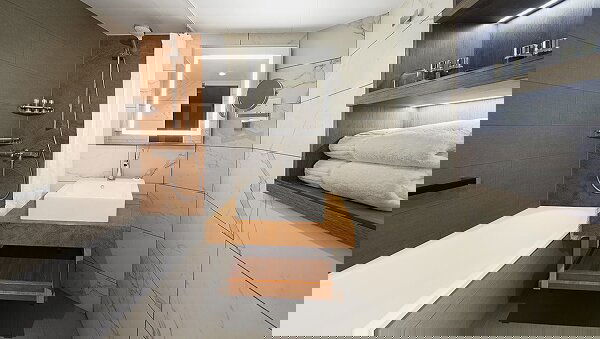 Azamara Onward Cabin Image