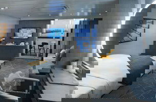 Celebrity Summit Suite (Guarantee)