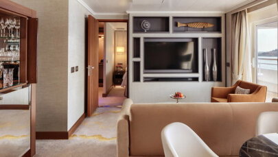 Crystal Symphony Junior Crystal Penthouse Suite (Mid/Aft)