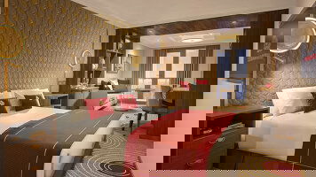 Queen Anne Princess Grill Suite