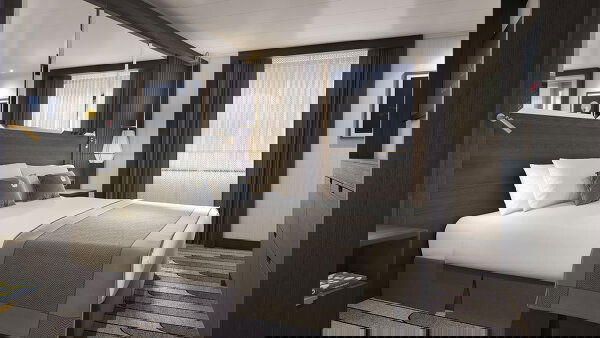 Queen Anne Cabin Image