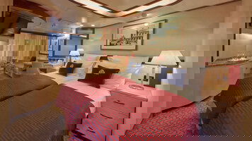 Queen Elizabeth Princess Suite