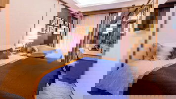 Queen Mary 2 Oceanview (Single)