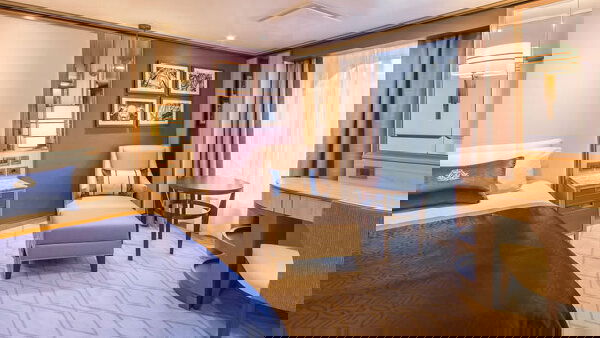 Queen Mary 2 Cabin Image