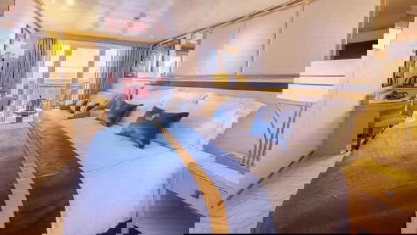 Queen Mary 2 Cabin Image