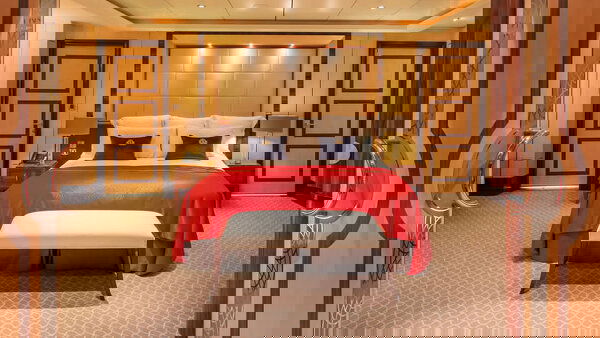 Queen Mary 2 Cabin Image