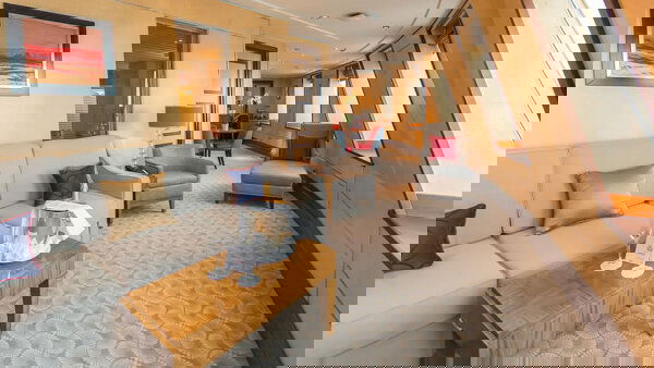 Queen Mary 2 Cabin Image