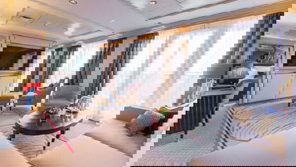 Queen Mary 2 Cabin Image