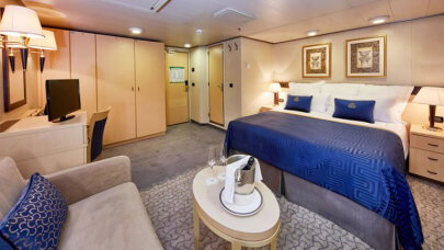 Queen Victoria Deluxe Inside