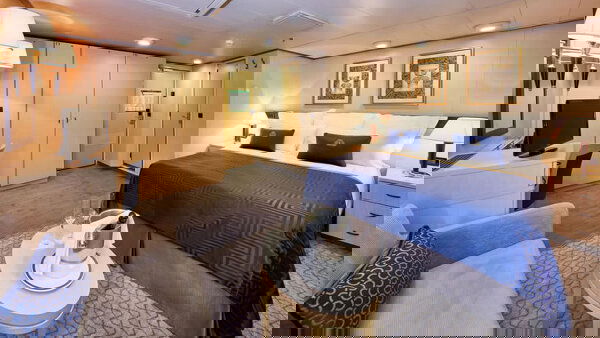 Queen Victoria Cabin Image