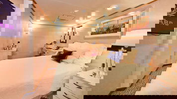 Queen Victoria Inside (Single)