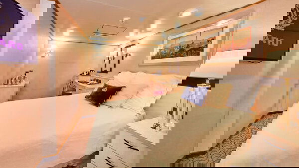 Queen Victoria Cabin Image