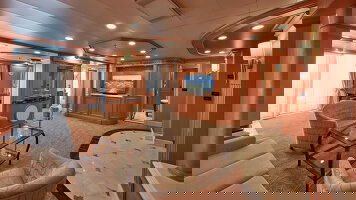 Queen Victoria Master Suite