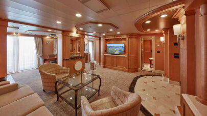 Queen Victoria Master Suite