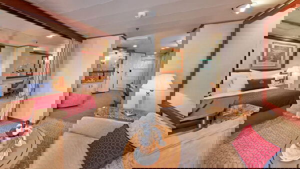 Queen Victoria Cabin Image