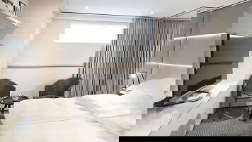 Emerald Lumi Emerald Stateroom