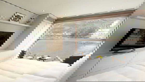 Emerald Radiance Cabin Image