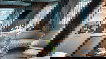 Emerald Radiance Riverview Suite