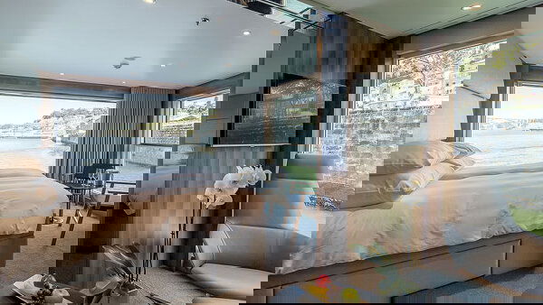 Emerald Radiance Cabin Image