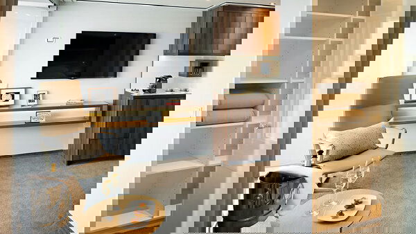 Emerald Dawn Cabin Image