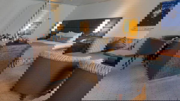 Heritage Adventurer Cabin Image