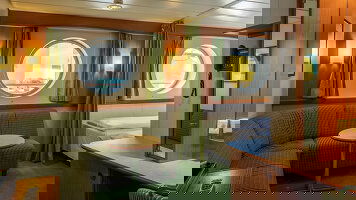 MS Midnatsol Large Arctic Superior