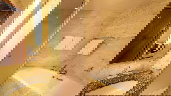 MS Midnatsol Cabin Image