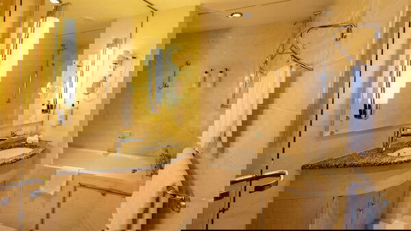 MS Midnatsol Cabin Image