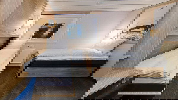 MS Richard With Cabin Image