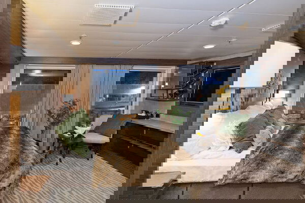 MS Richard With Cabin Image