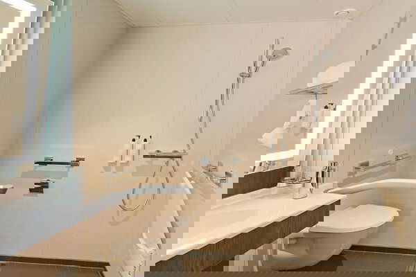 MS Richard With Cabin Image