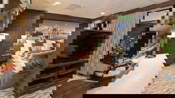 MS Richard With Mini Suite (Up to 4 Passengers)