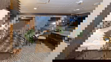 MS Richard With Mini Suite