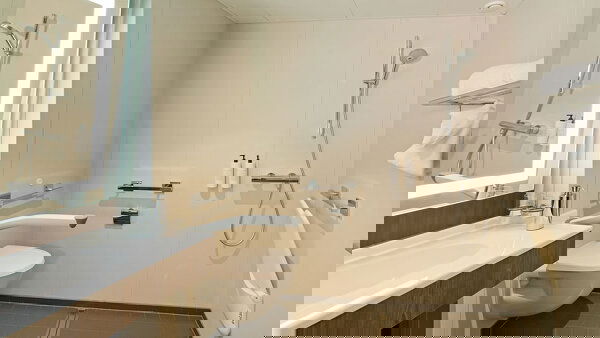 MS Richard With Cabin Image