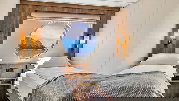 MS Trollfjord Arctic Superior (Twin Beds)