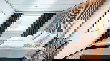 MS Fridtjof Nansen Arctic Superior