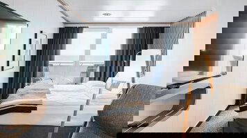 MS Fridtjof Nansen Arctic Superior (Balcony)