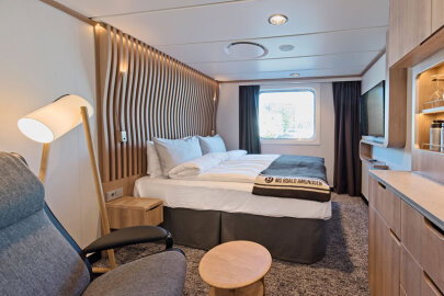 MS Roald Amundsen Polar Outside