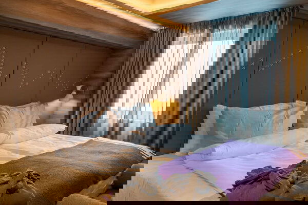 MS Roald Amundsen Cabin Image