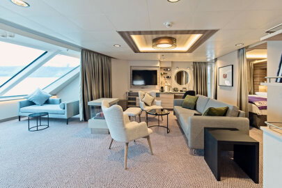 MS Roald Amundsen Extra-Large Suite (Balcony)