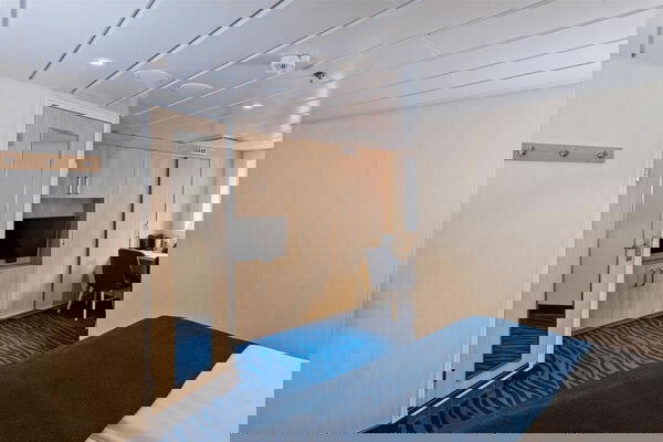 MS Spitsbergen Cabin Image